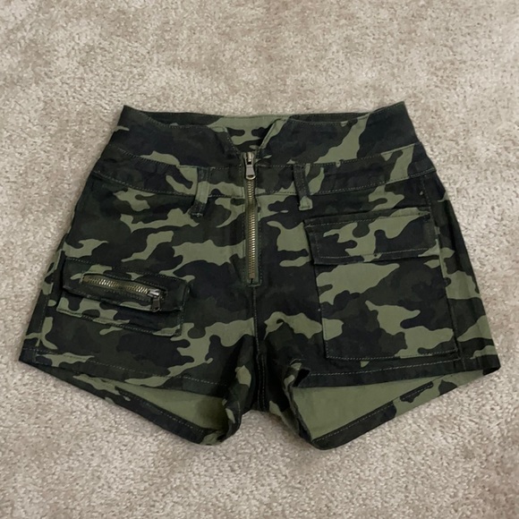 SHEIN Pants - Army high waisted shorts